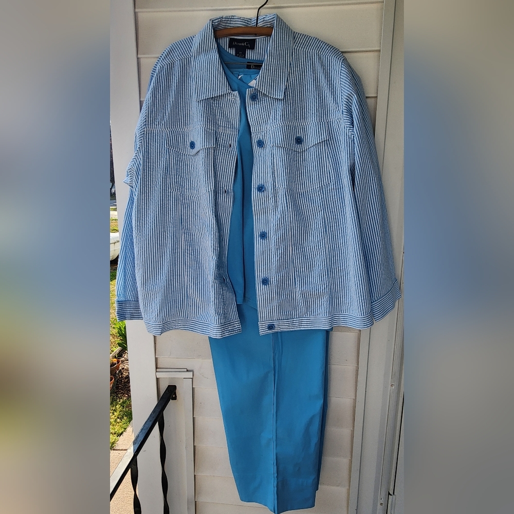 Denim & Co. Blue Outfit. Seersucker  Jacket, Matching Top And Pants. New. Size2X